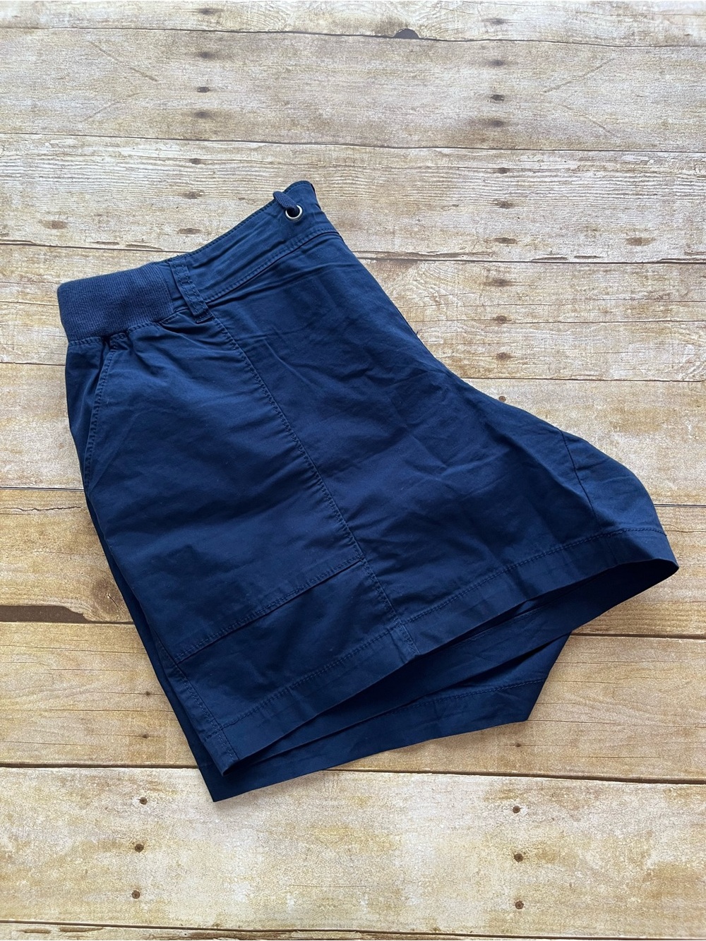 Lane Bryant Women's Navy Shorts Pull On Drawstring Elastic Sides EUC Size 16
